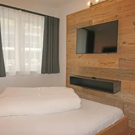Apartamento Ladis-7 By Interhome *
