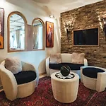 Ladis-7 By Interhome * لاديس