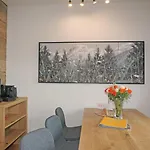 Ladis-7 By Interhome شقة